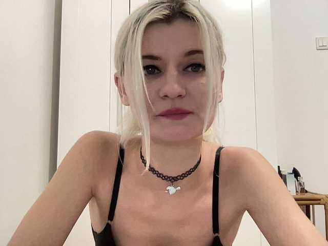 OnikaLove's BongaCams show and profile