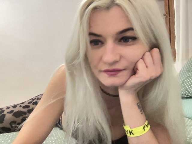 OnikaLove's BongaCams show and profile