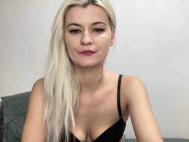 OnikaLove's BongaCams show and profile