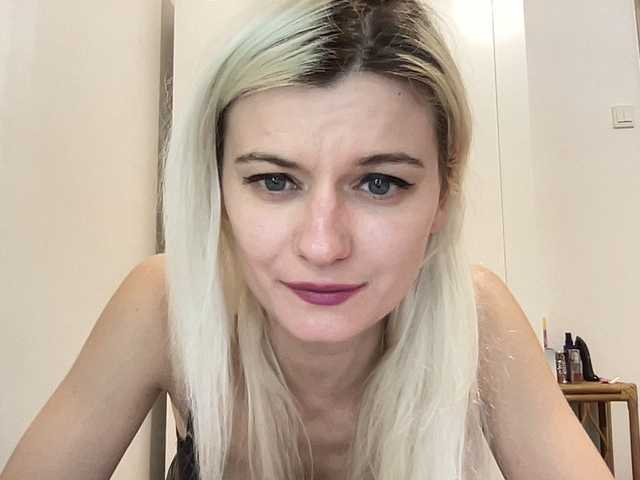 OnikaLove's BongaCams show and profile
