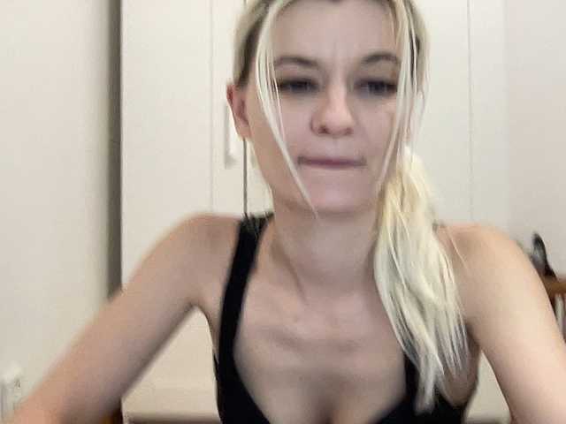 OnikaLove's BongaCams show and profile