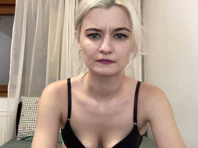 OnikaLove's BongaCams show and profile