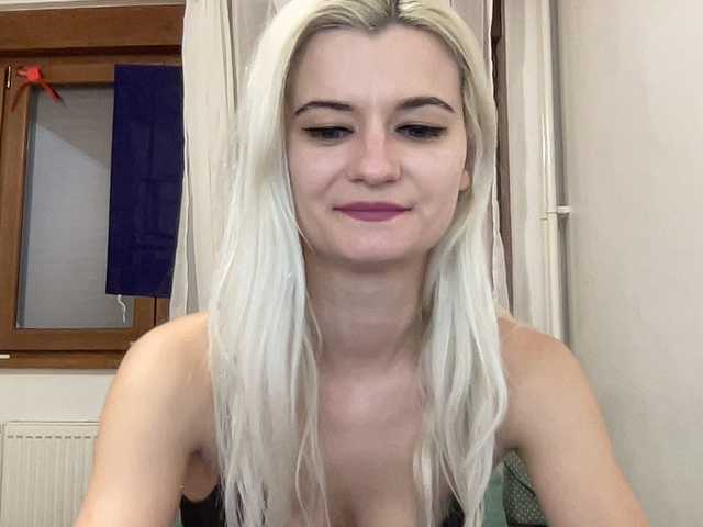 OnikaLove's BongaCams show and profile