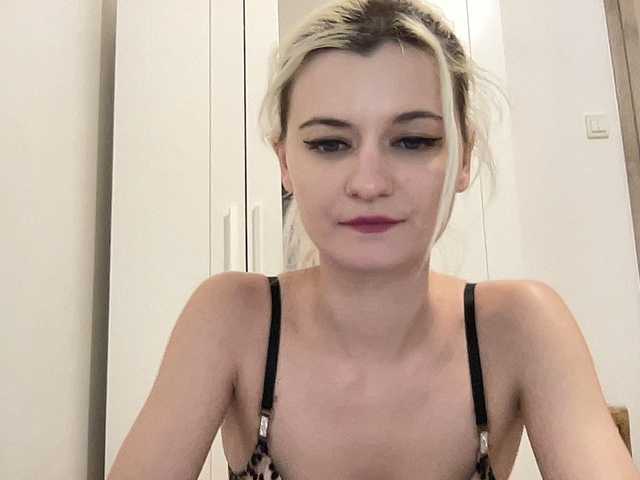 OnikaLove's BongaCams show and profile