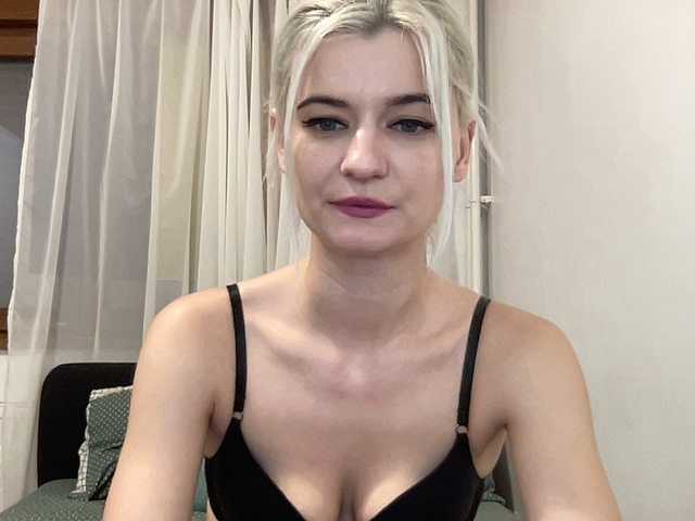 OnikaLove's BongaCams show and profile