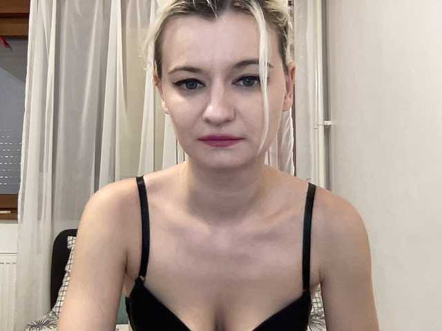 OnikaLove's BongaCams show and profile