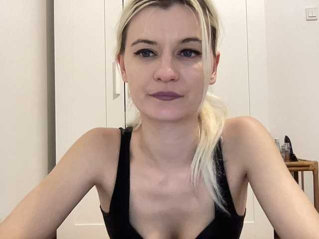 OnikaLove's BongaCams show and profile