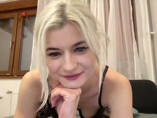 OnikaLove's BongaCams show and profile