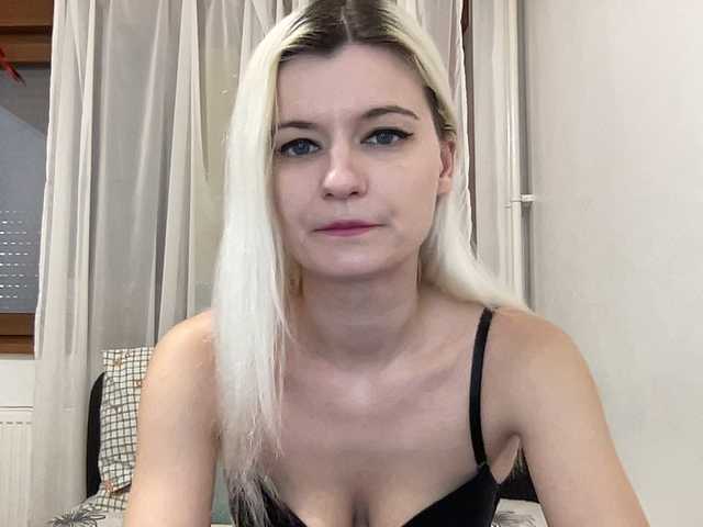 OnikaLove's BongaCams show and profile