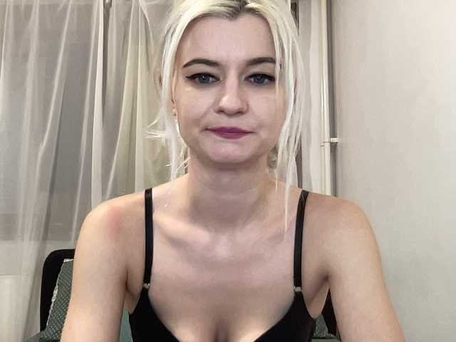 OnikaLove's BongaCams show and profile