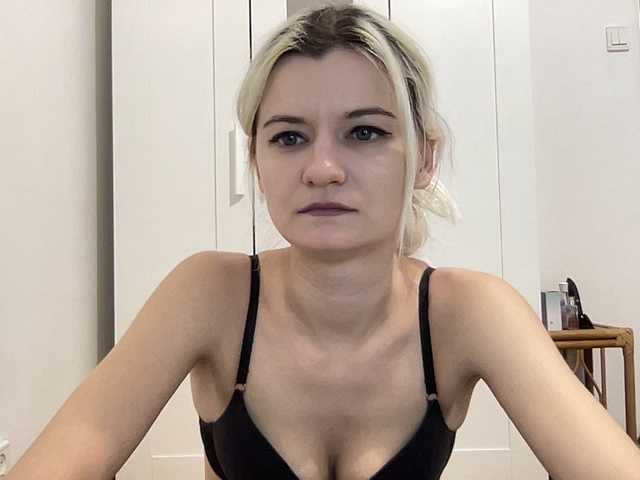 OnikaLove's BongaCams show and profile