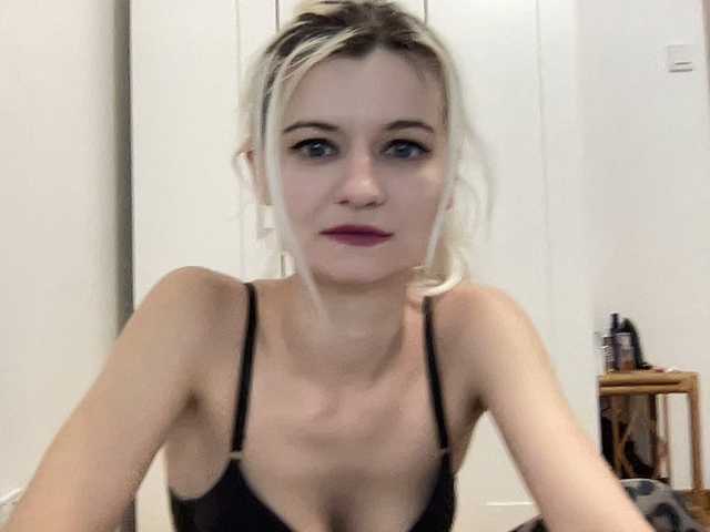 OnikaLove's BongaCams show and profile