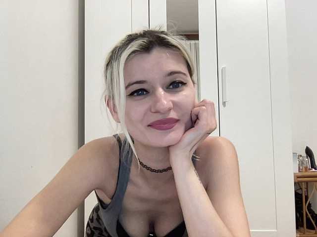 OnikaLove's BongaCams show and profile