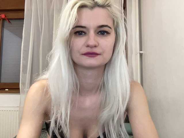 OnikaLove's BongaCams show and profile