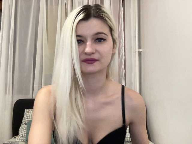 OnikaLove's BongaCams show and profile