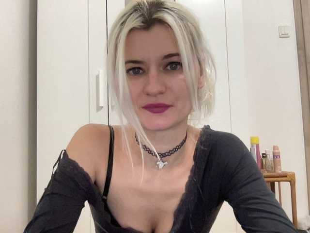OnikaLove's BongaCams show and profile
