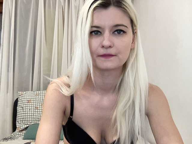 OnikaLove's BongaCams show and profile