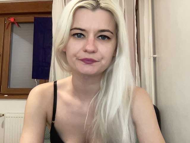 OnikaLove's BongaCams show and profile