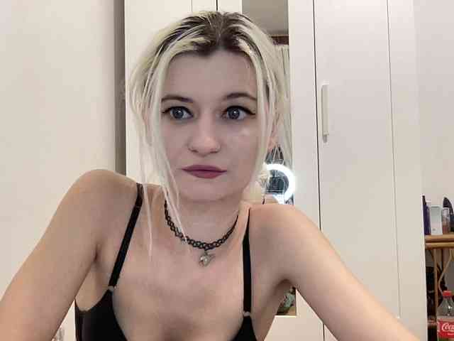 OnikaLove webcam