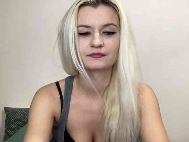 OnikaLove webcam