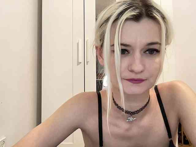 OnikaLove webcam