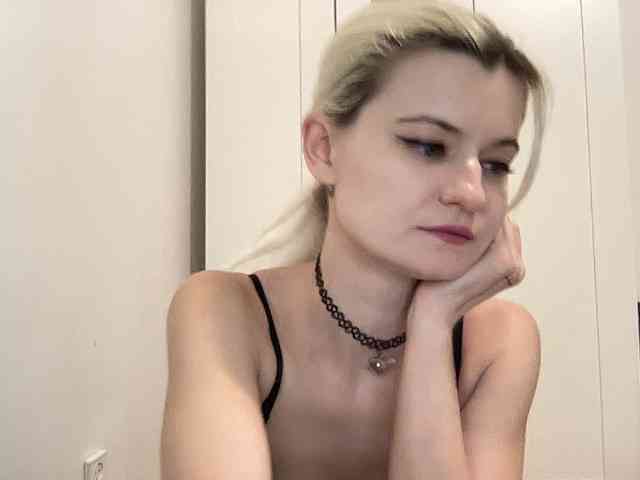 OnikaLove webcam