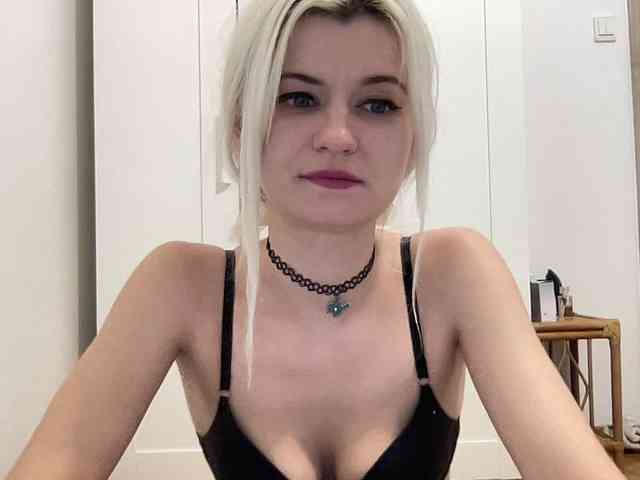 OnikaLove webcam
