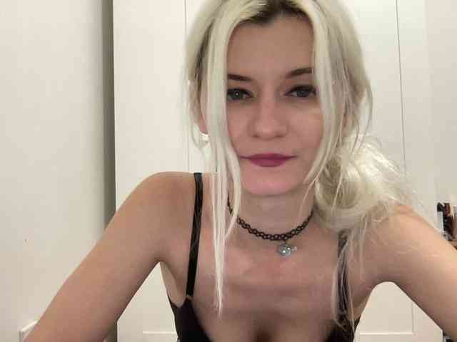 OnikaLove webcam