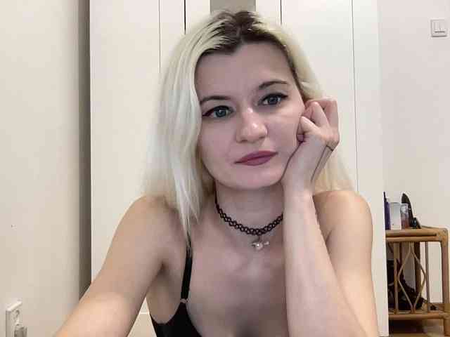 OnikaLove webcam