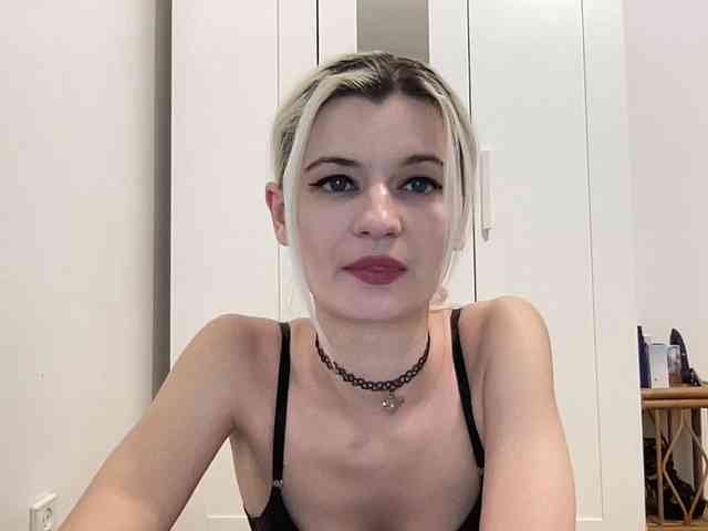 OnikaLove webcam