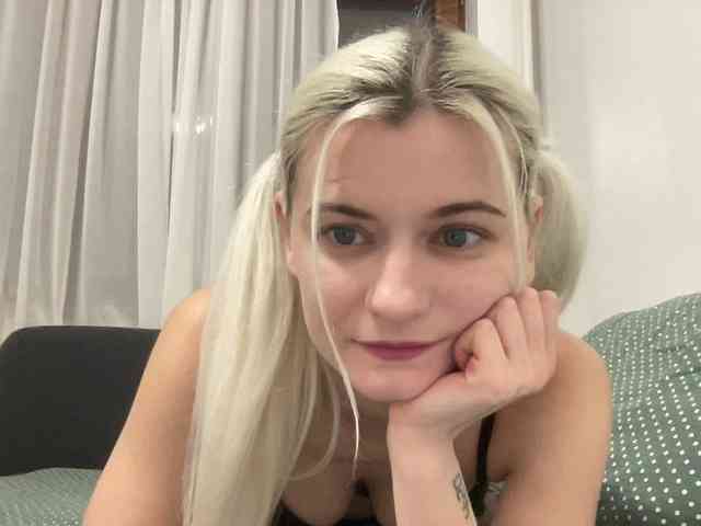OnikaLove webcam