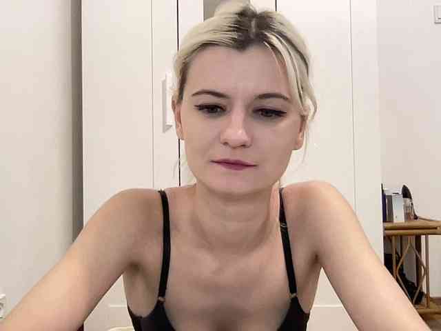 OnikaLove webcam