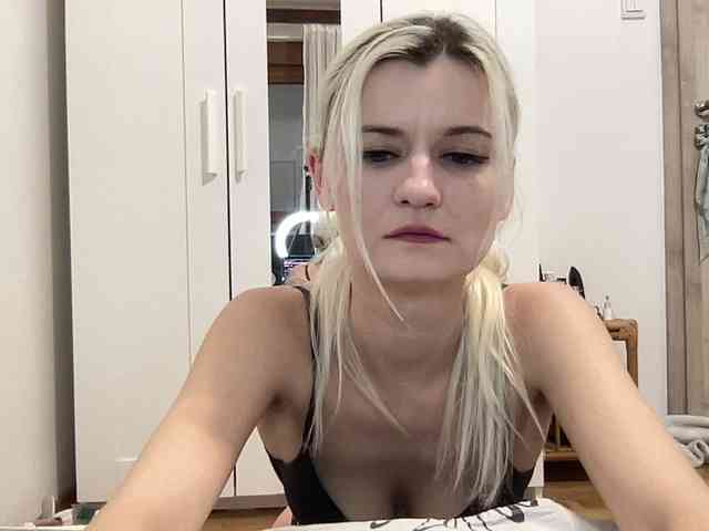 OnikaLove webcam
