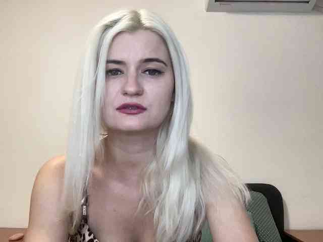 OnikaLove webcam