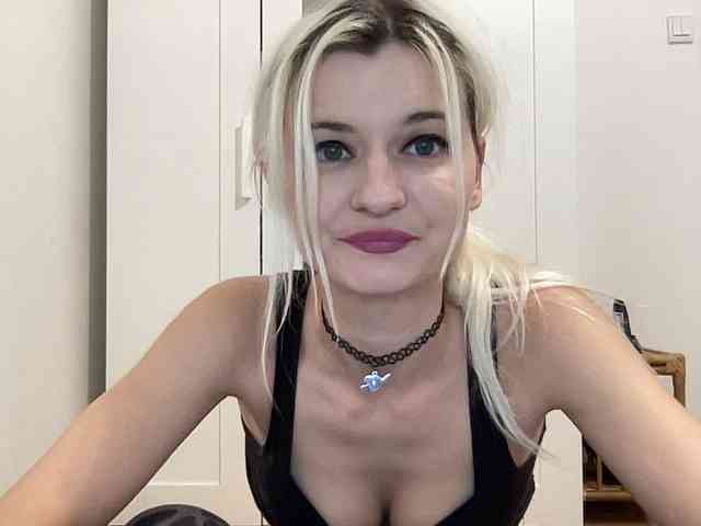 OnikaLove webcam