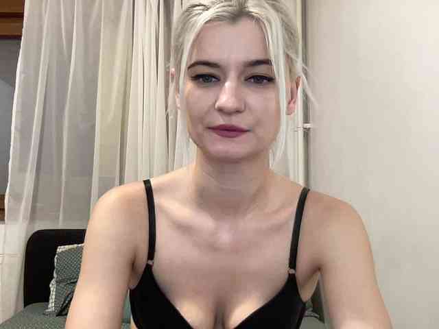 OnikaLove webcam