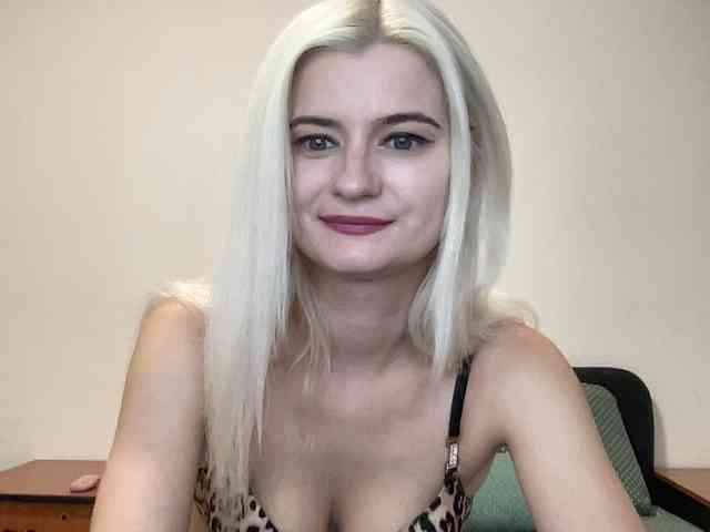 OnikaLove webcam