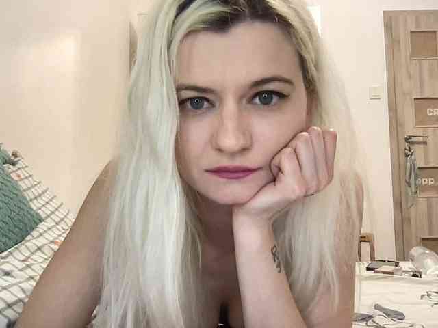 OnikaLove webcam