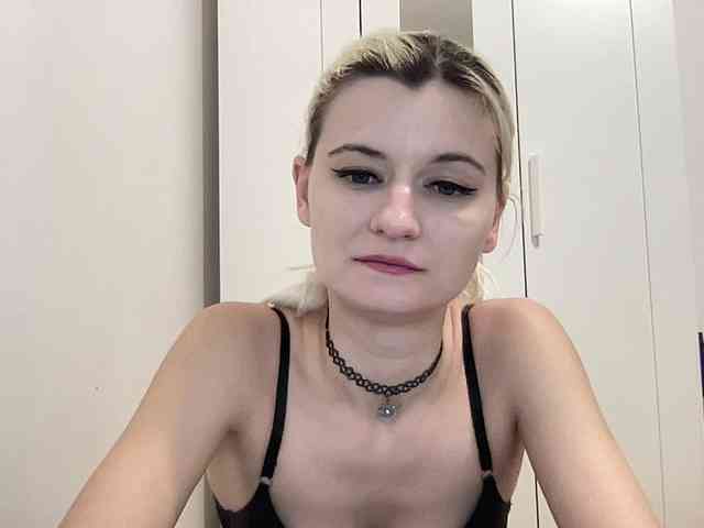 OnikaLove webcam