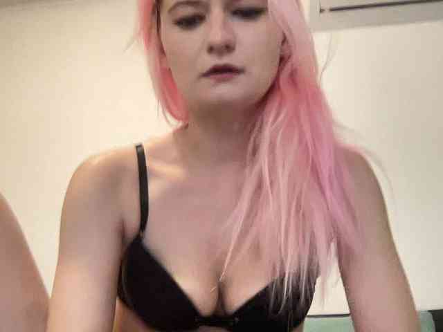 OnikaLove webcam