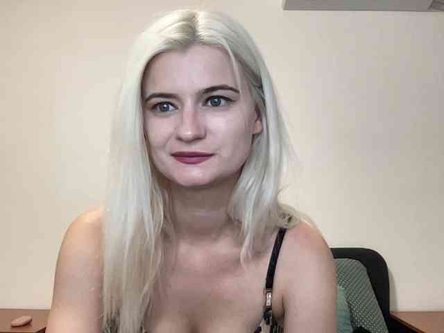 OnikaLove webcam