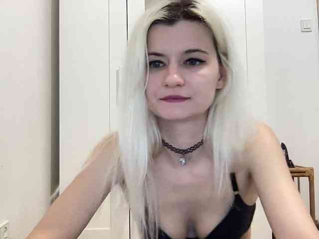 OnikaLove webcam