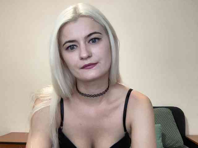 OnikaLove webcam