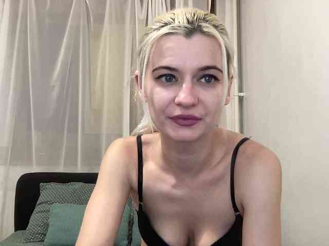 OnikaLove webcam