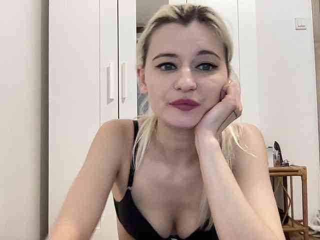 OnikaLove webcam