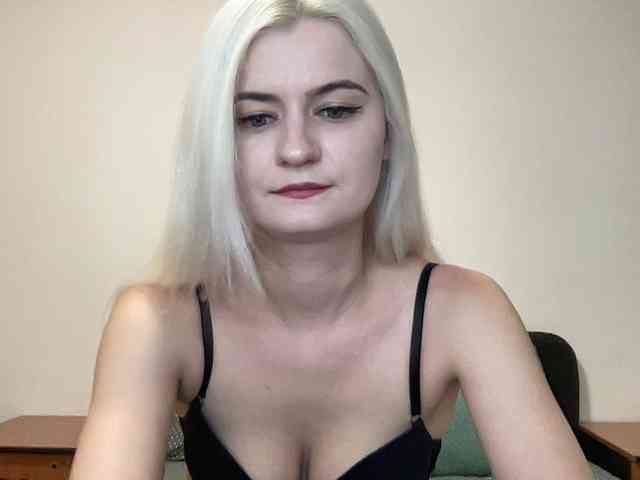 OnikaLove webcam