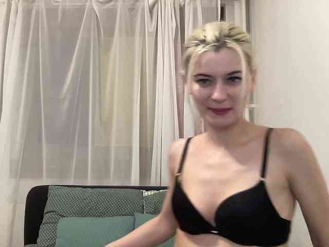 OnikaLove webcam