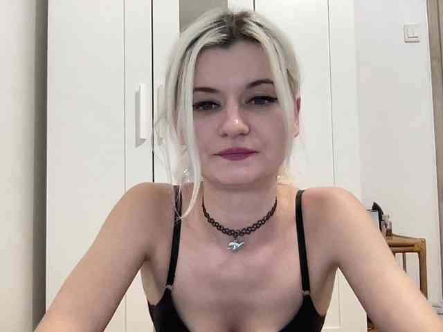 OnikaLove webcam