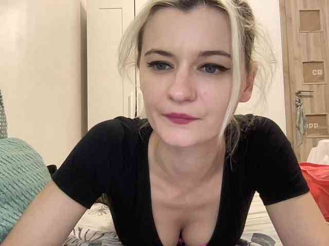 OnikaLove webcam
