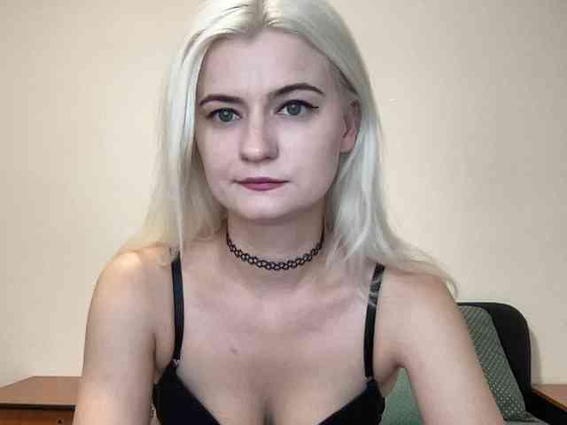 OnikaLove webcam